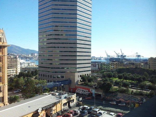 ufficio in vendita a Genova in zona Sampierdarena