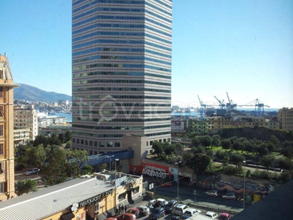 ufficio in vendita a Genova in zona Sampierdarena
