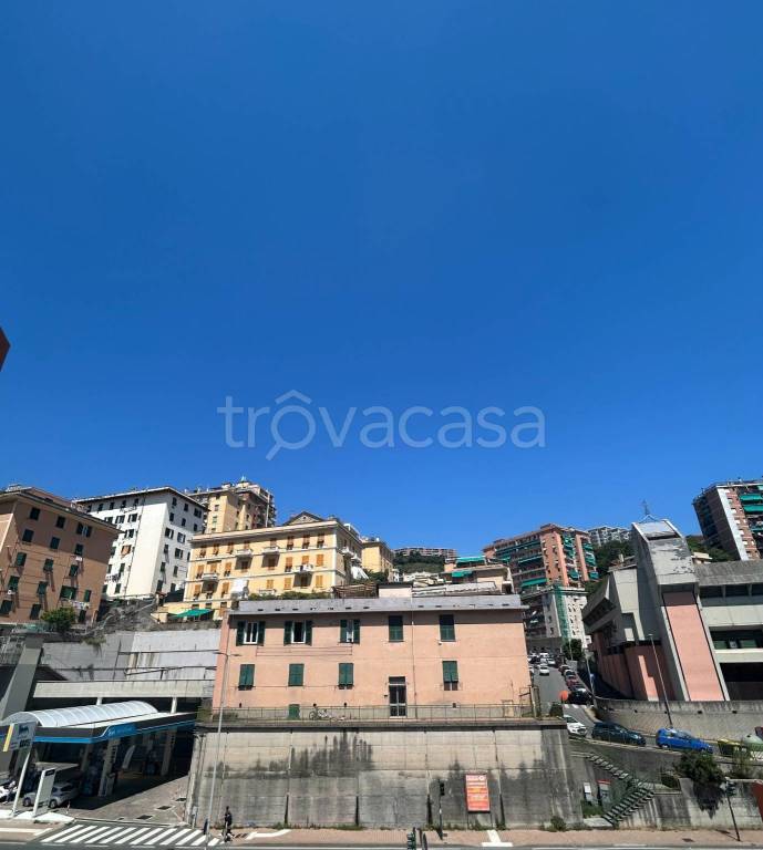 appartamento in vendita a Genova in zona Staglieno