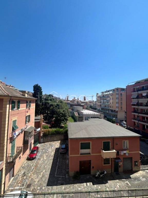 appartamento in vendita a Genova in zona Staglieno