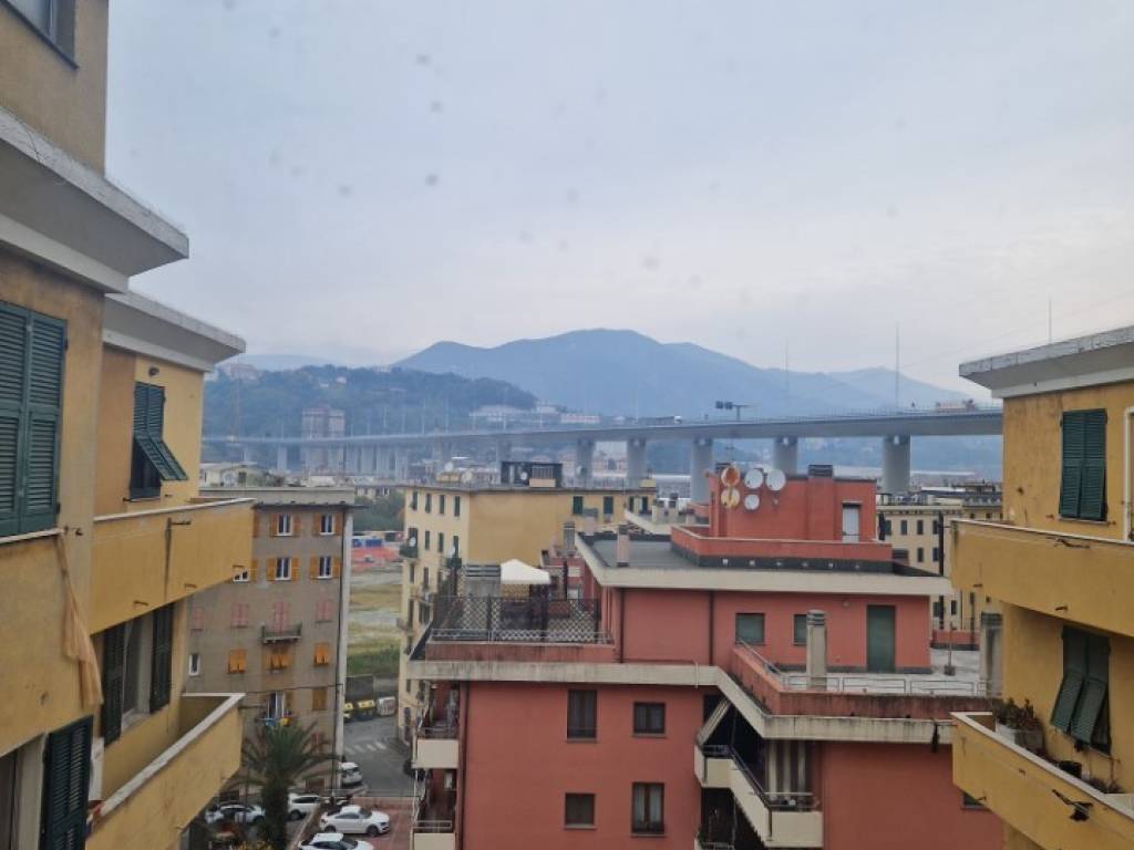 appartamento in vendita a Genova in zona Sampierdarena