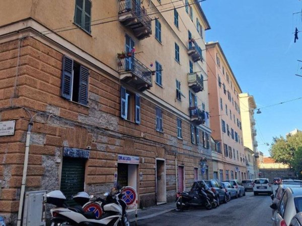 negozio in vendita a Genova in zona Sampierdarena
