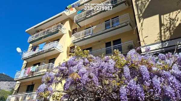 appartamento in vendita a Genova in zona Sestri Ponente