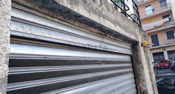 locale di sgombero in vendita a Genova in zona Staglieno