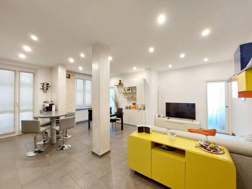 appartamento in vendita a Genova in zona Sottoripa / Maddalena / Molo