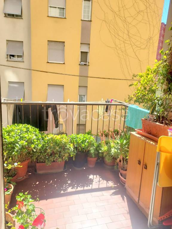 appartamento in vendita a Genova in zona Staglieno