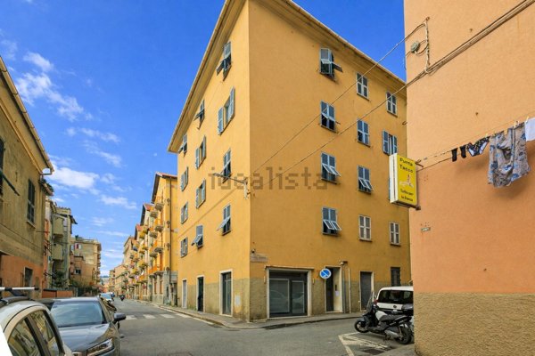 appartamento in vendita a Genova in zona Sestri Ponente