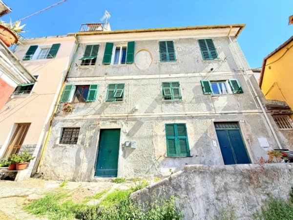 appartamento in vendita a Genova in zona Sestri Ponente