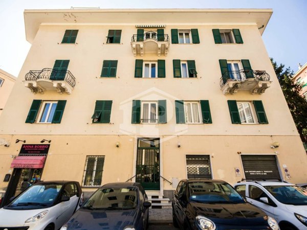 appartamento in vendita a Genova in zona Sturla