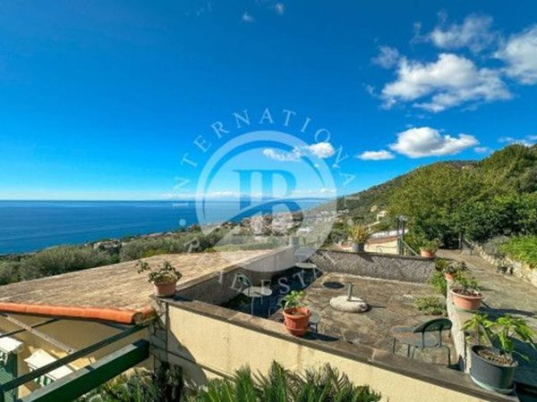 casa indipendente in vendita a Genova in zona Nervi