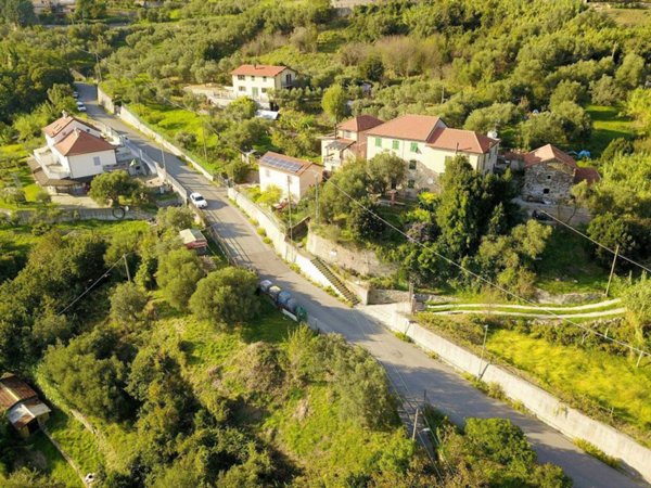 terreno agricolo in vendita a Genova in zona Molassana