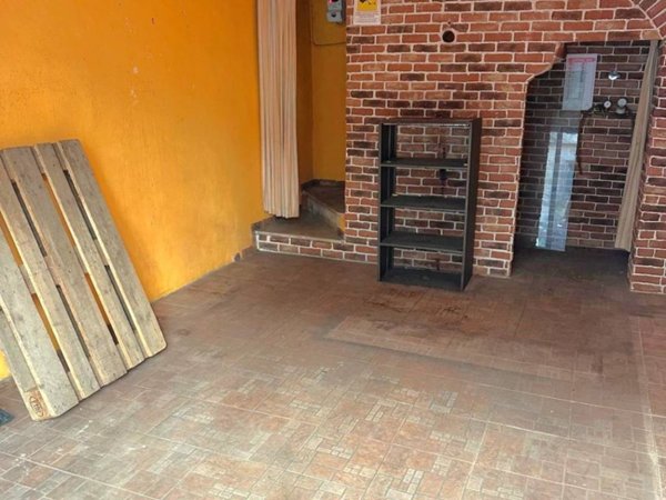 negozio in vendita a Genova in zona Quezzi