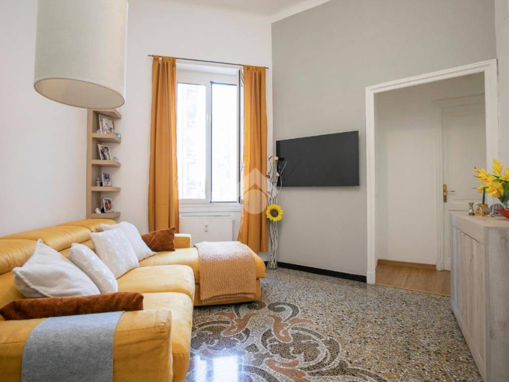 appartamento in vendita a Genova in zona Staglieno