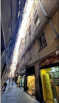 ufficio in vendita a Genova in zona Sottoripa / Maddalena / Molo