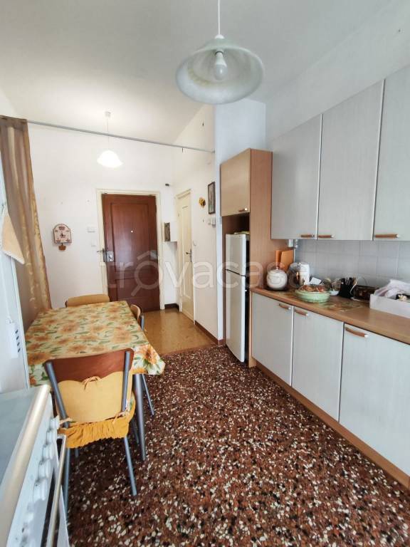 appartamento in vendita a Genova in zona Molassana
