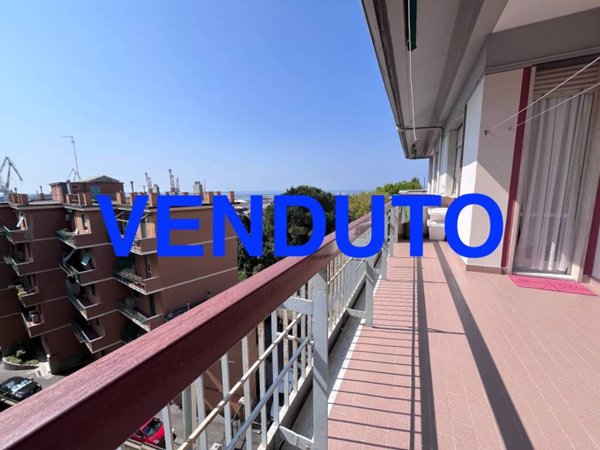 appartamento in vendita a Genova in zona Sestri Ponente