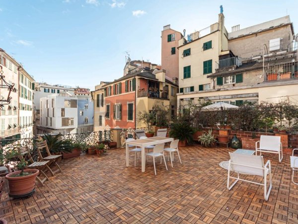 appartamento in vendita a Genova in zona Sottoripa / Maddalena / Molo