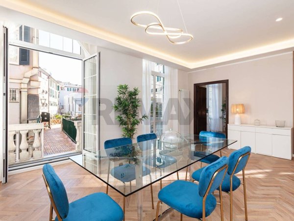 appartamento in vendita a Genova in zona Sottoripa / Maddalena / Molo