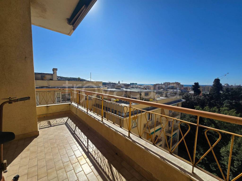 appartamento in vendita a Genova in zona Sestri Ponente