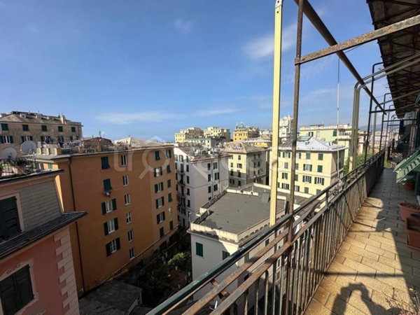 appartamento in vendita a Genova in zona Carignano