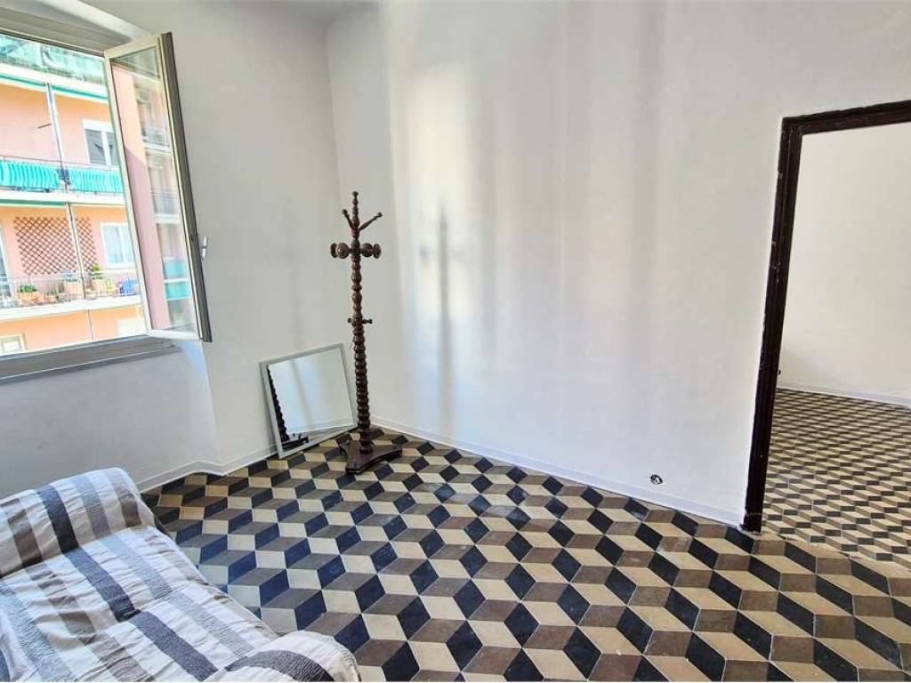 appartamento in vendita a Genova in zona Sturla