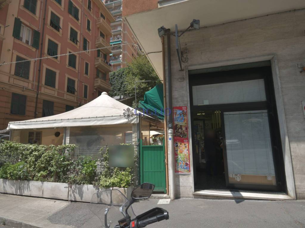 negozio in vendita a Genova in zona Sampierdarena