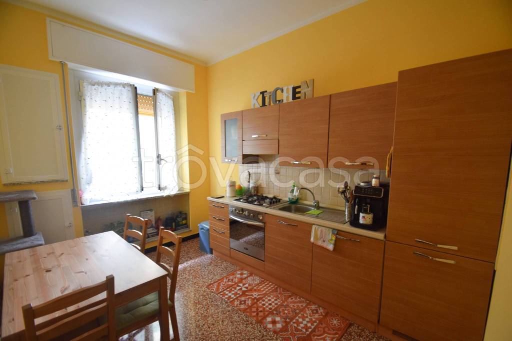 appartamento in vendita a Genova in zona Palmaro / Pra'