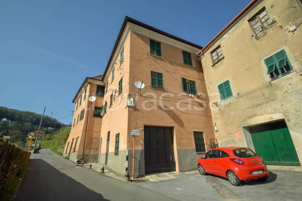 appartamento in vendita a Genova in zona Acquasanta