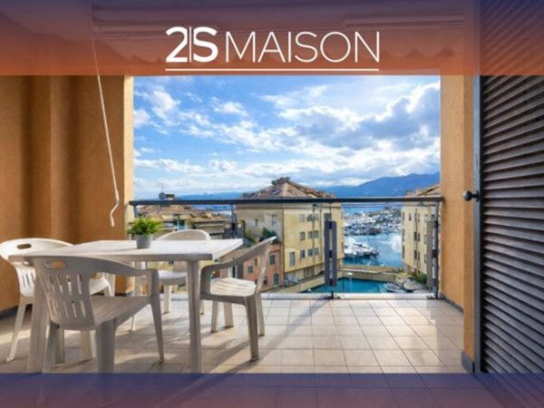 appartamento in vendita a Genova in zona Sestri Ponente