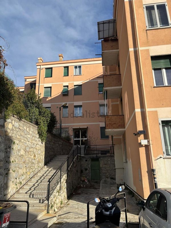 appartamento in vendita a Genova in zona Lagaccio / Granarolo