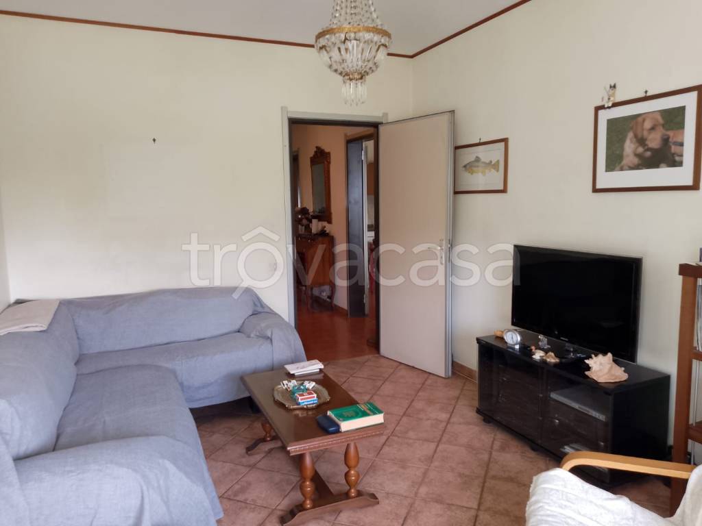 appartamento in vendita a Genova in zona Rivarolo