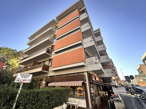 appartamento in vendita a Genova in zona Sturla