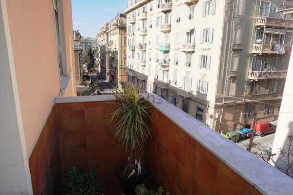 appartamento in vendita a Genova in zona Sampierdarena