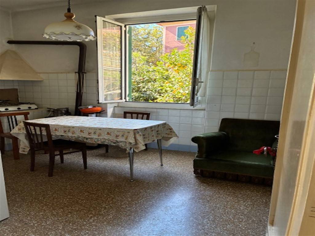 appartamento in vendita a Genova in zona Certosa