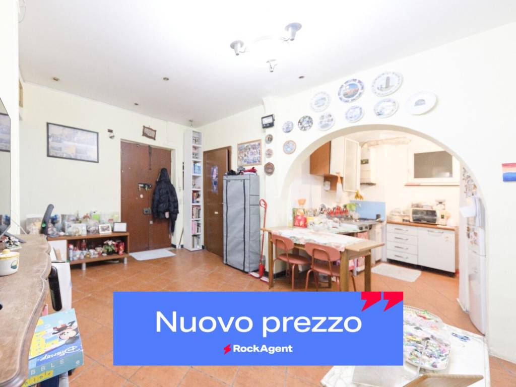 appartamento in vendita a Genova in zona Sottoripa / Maddalena / Molo