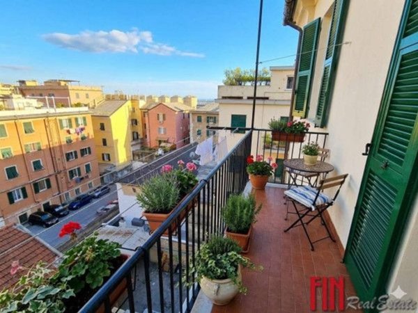 appartamento in vendita a Genova in zona Sestri Ponente