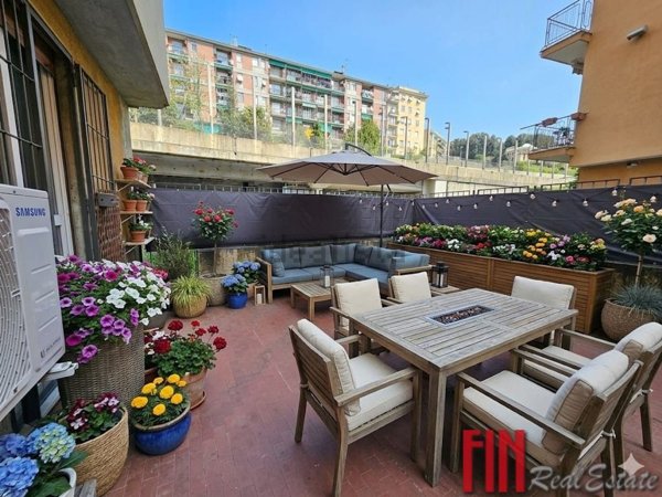 appartamento in vendita a Genova in zona Palmaro / Pra'