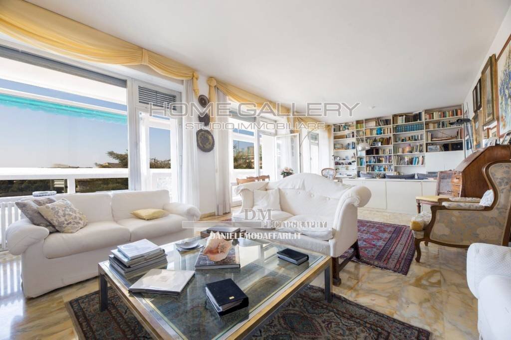 appartamento in vendita a Genova in zona Sturla