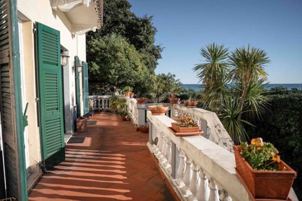 casa indipendente in vendita a Genova