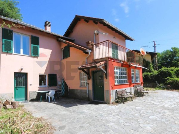 casa indipendente in vendita a Genova in zona Pontedecimo