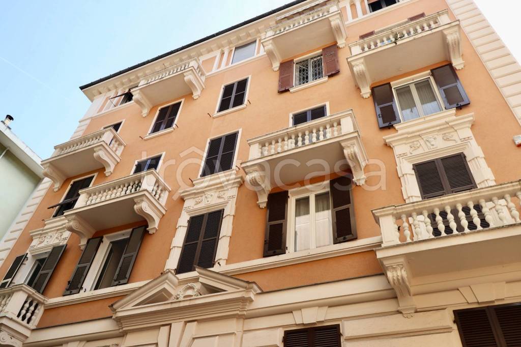 appartamento in vendita a Genova in zona Sestri Ponente