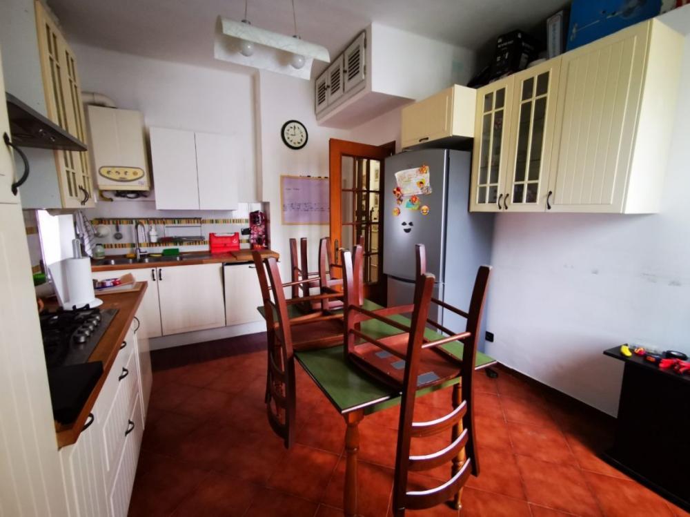 appartamento in vendita a Genova in zona Bolzaneto