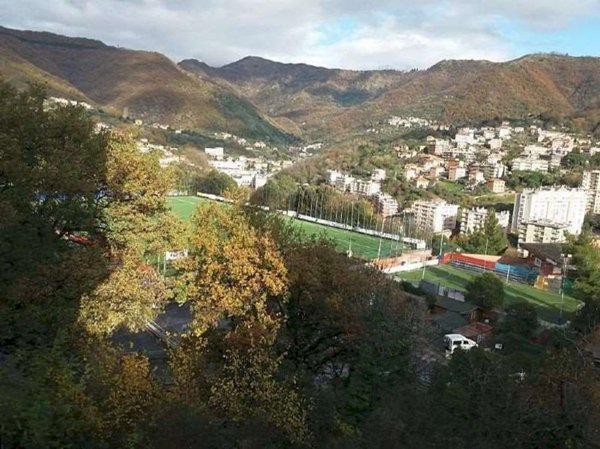 appartamento in vendita a Genova in zona Molassana