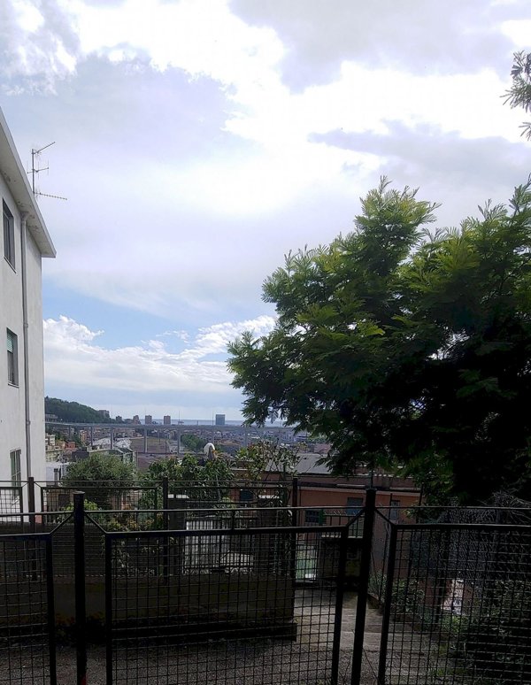 appartamento in vendita a Genova in zona Certosa