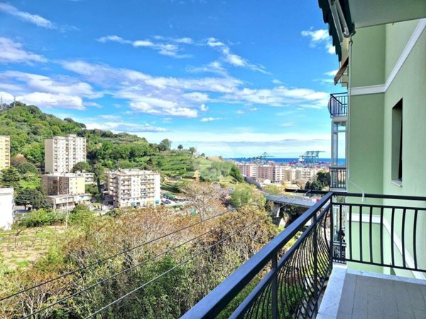 appartamento in vendita a Genova in zona Palmaro / Pra'