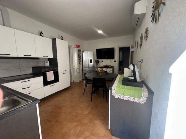 appartamento in vendita a Genova in zona Rivarolo