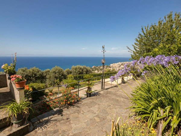 casa indipendente in vendita a Genova in zona Nervi