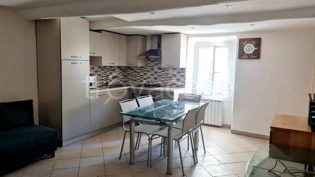 appartamento in vendita a Genova in zona Molassana