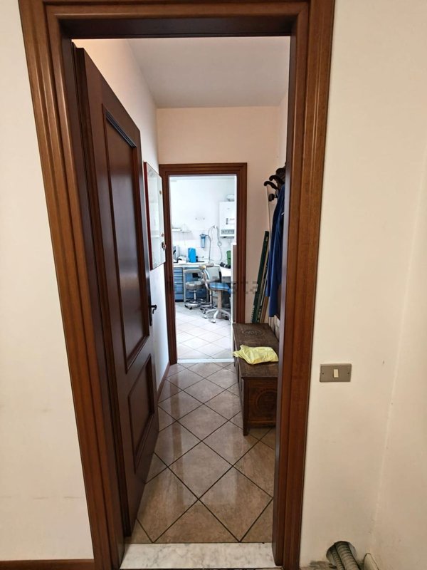 appartamento in vendita a Genova in zona Rivarolo