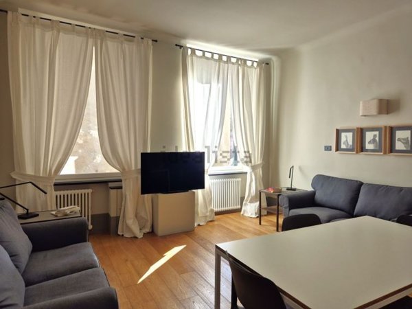 appartamento in vendita a Genova in zona Sottoripa / Maddalena / Molo